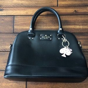 Black Kate Spade handbag with FREE KEYCHAIN 🖤❤️